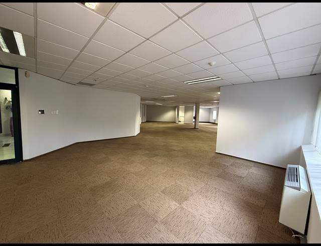 327M² OFFICE TO LET IN PARKTOWN
